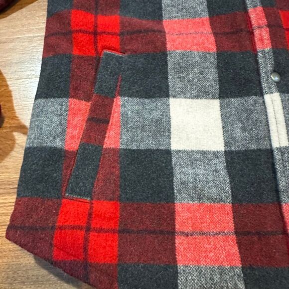 Old Navy Plaid Sherpa-Lined Jacket Red Black White | Men Size Large - Picture 3 of 12